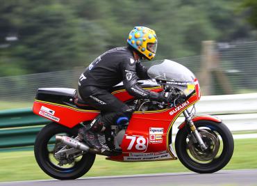 Classic bikes classic endurance racing with Endurance Legends
